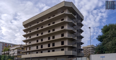 Bari, i "palazzi dei Bottalico": il complesso mai ultimato che giace da pi� di 40 anni a Carrassi